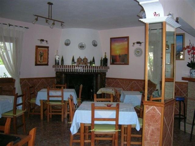 Pension Las Tres Golondrinas Es Figueral ภายนอก รูปภาพ