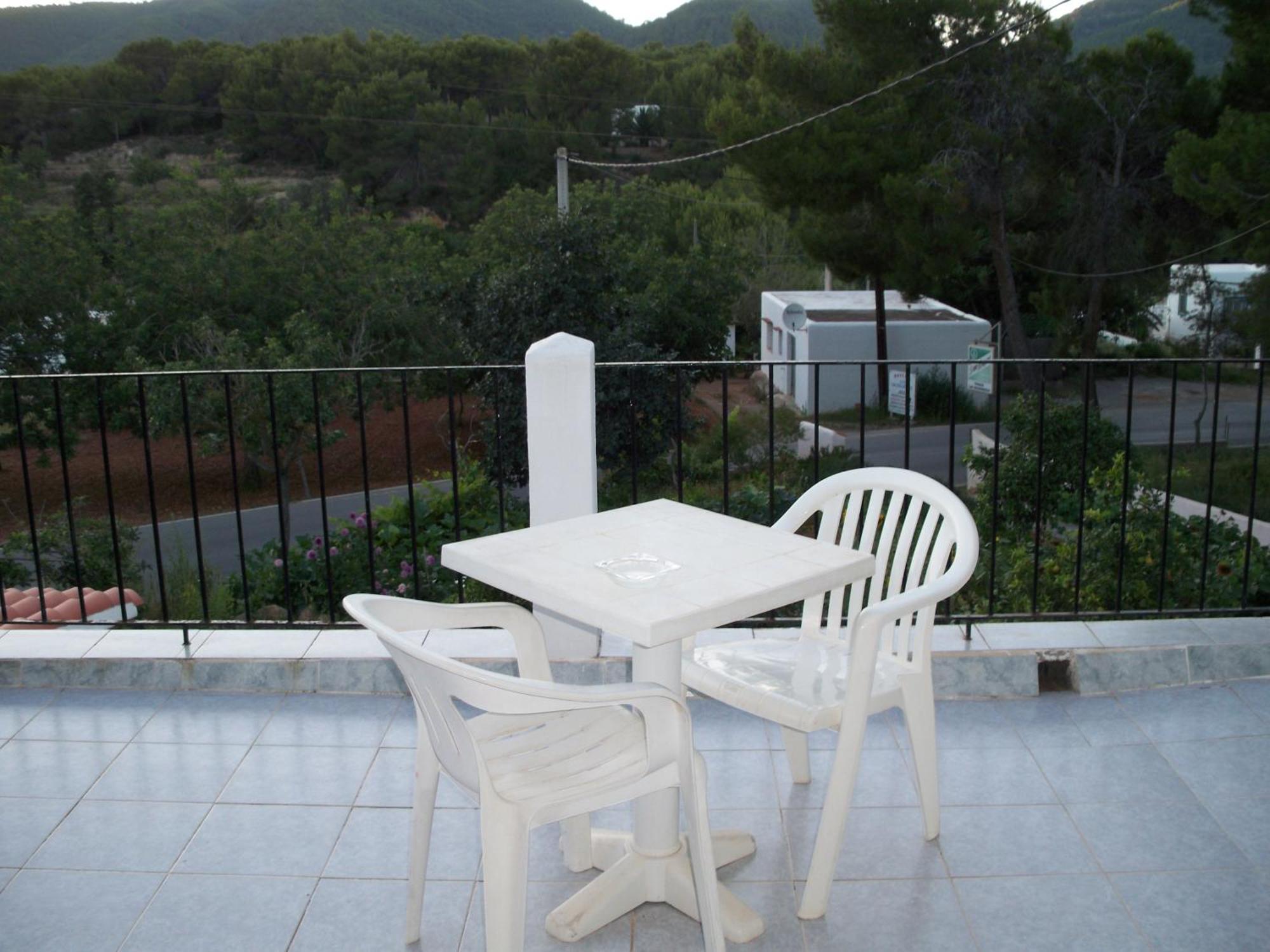 Pension Las Tres Golondrinas Es Figueral ภายนอก รูปภาพ
